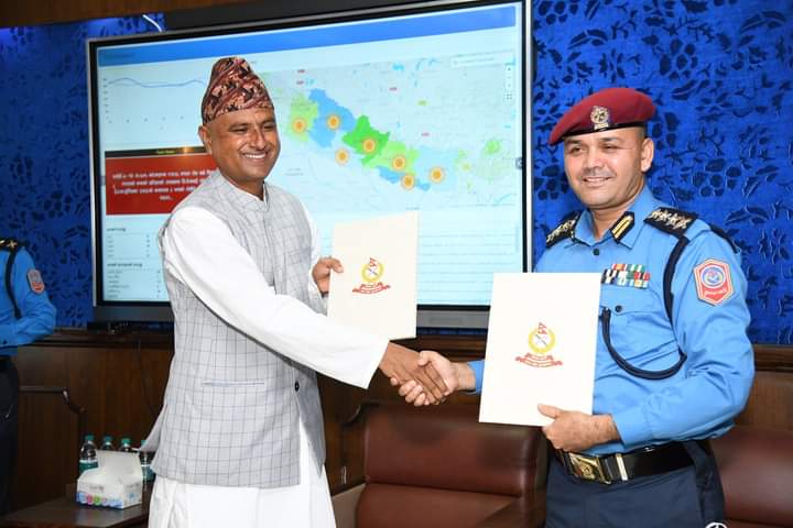 नेपाल प्रहरी प्रधान कार्यालय र पतंजलि योग समिति नेपालबीच सम्झौता-पत्रमा हस्ताक्षर