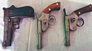 हातहतियार सहित पक्राउ