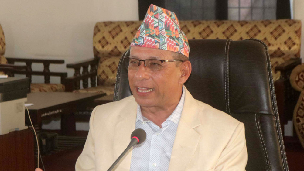 पूर्वमन्त्री अधिकारीलाई थप सात दिन हिरासतमा राख्न अदालतको अनुमति